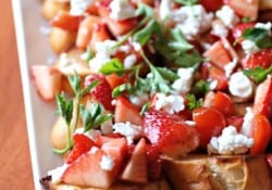 Strawberry Tomato Bruschetta | lemonsforlulu.com