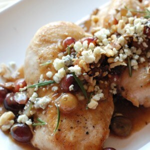 A simple chicken dish made with red grapes, tangy blue cheese, toasted walnut all in a sweet wine (mead) sauce! www.lemonsforlulu.com