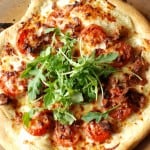 Tis BLT Pizza recipe is so easy and quick, you’ll forget all about your favorite take out! www.lemonsforlulu.com
