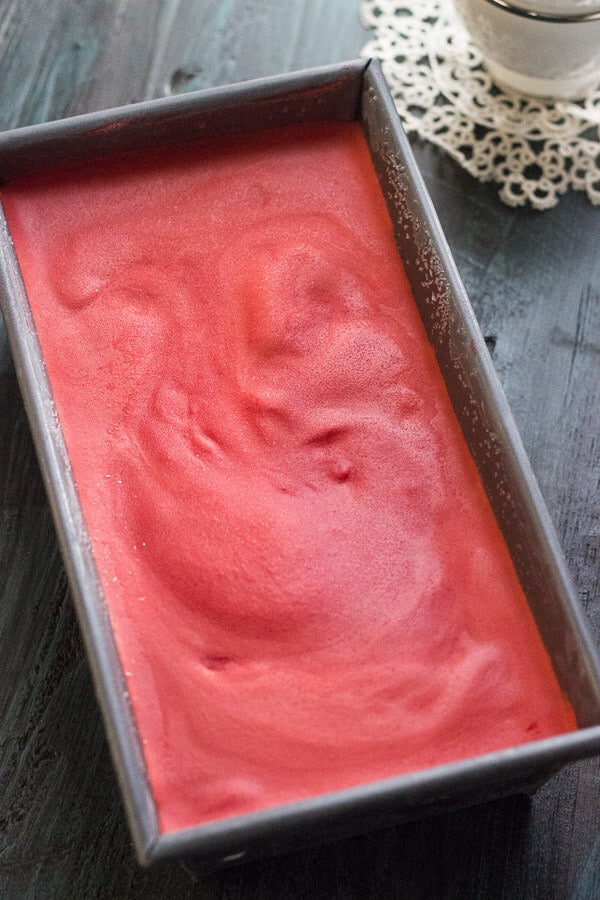 Fall in love with the creamy, cool and smooth red velvet cheesecake gelato. It will make you melt! lemonsforlulu.com