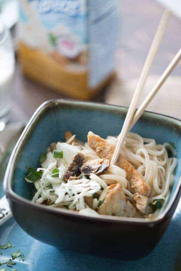 Pork is lightly seasoned with curry paste in this quick cooking noodle bowl! lemonsforlulu.com