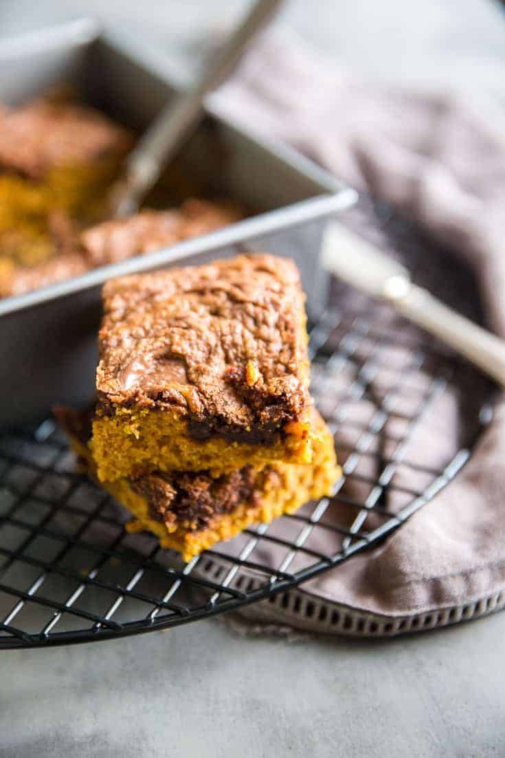 nutella swirled pumpkin bars