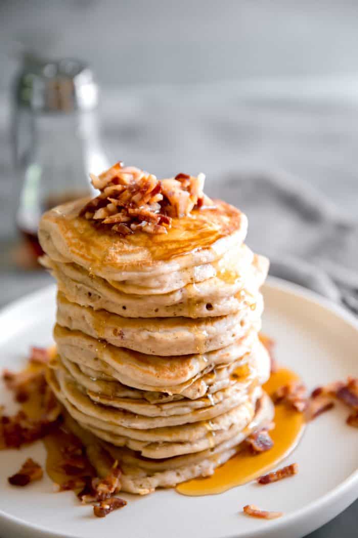 easy pancakes with cinnamon and candied bacon
