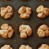 Mini monkey bread stuffed with bite sized Milky Way's! www.lemonsforlulu.com