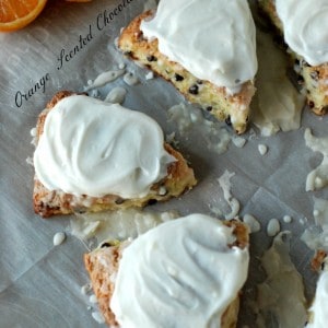 Chocolate and orange are perfect together in these Orange scented chocolate chip scones! www.lemonsforlulu.com