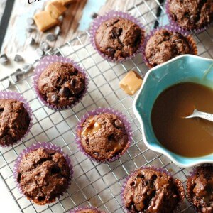 Chocolate muffins with a hint of caramel macchiato: a coffee house favorite! www.lemonsforlulu.com