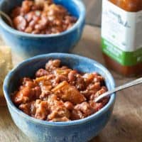 This chili recipe is a kicked Creole dish with andouille sausage and ground turkey! Great game day grub! www.lemonsforlulu.com
