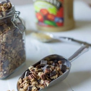 Pecan pie granola is so easy to make! It’s a great low fat snack any time of the day! www.lemonsforlulu.com #AppleSauceSwap