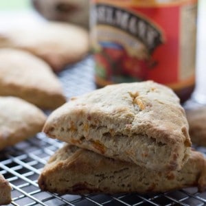 Cheddar cheese is the side kick to the intensely sweet apple butter in these easy scones! Cheddar and apples really are the perfect pair! www.lemonsforlulu.com