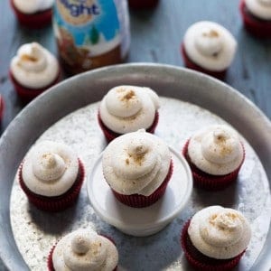 Gingerbread is the star of the show in this holiday cupcake recipe! Perfect gingerbread latte buttercream, swirled over rich chocolate mocha cupcakes! www.lemonsforlulu.com