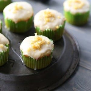 Cardamom Orange Muffins are bursting with fresh citrus taste! The cardamom keeps a subtle spice in the background, the orange glaze and the citrus sugar keep it sweet and refreshing! lemonsforlulu.com