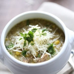 Quinoa chili verde is filling and satisfying with it’s smoky vegetables, flavorful pork and healthy quinoa! lemonsforlulu.com