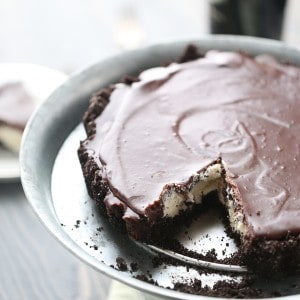 Chocolate wafer crust is filled with a boozy Irish cream filling and topped with a perfectly smooth and thick chocolate ganache. lemonsforlulu.com