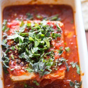 Baked feta appetizer that is spicy, saucy, savory and fresh! lemonsforlulu.com