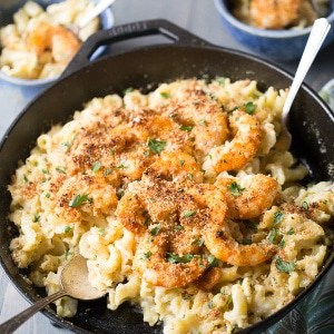 Cajun shrimp pasta is a spicy cream blend of flavors that will make your heart skip a beat! lemonsforlulu.com