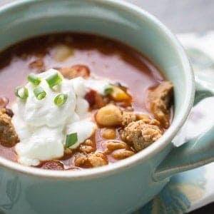 This quick chili recipe is kicked up with sweet and spicy Indian flavor. lemonsforlulu.com