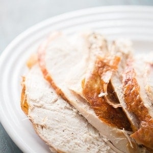 A simple roast turkey recipe for anyone! lemonsforlulu.com