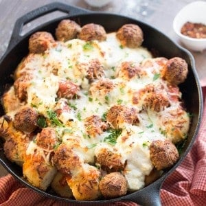 Easy Italian meatball bake for those busy nights. This meal takes only 5 minutes and 6 ingredients. Anyone can make this!