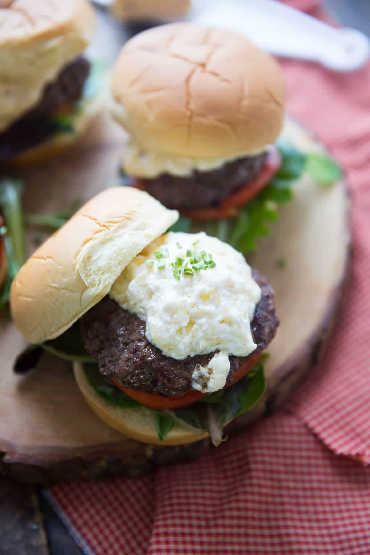 Horseradish Cheddar (White) Burger