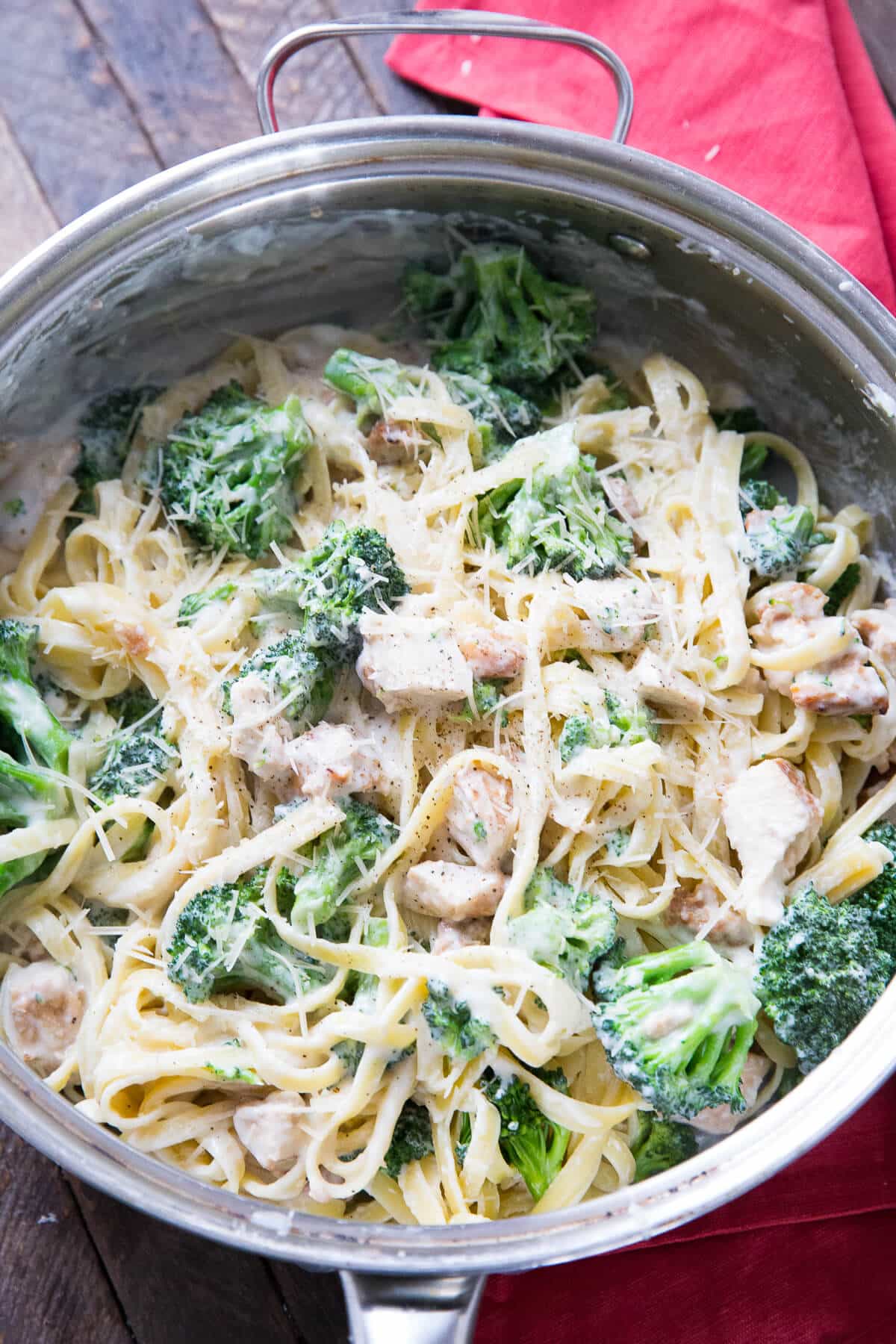 Chicken and Broccoli Alfredo | LemonsforLulu.com