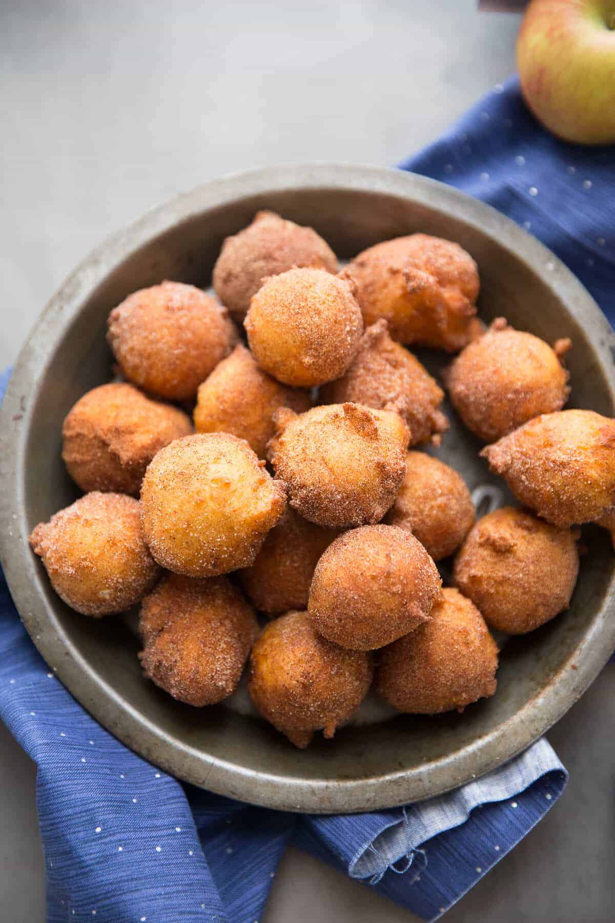 apple spice ricotta donuts