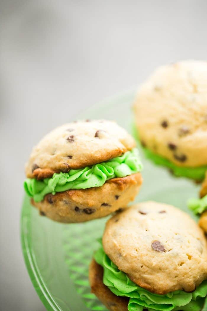 Vanilla Chocolate Chip Whoopie Pie Recipe Vanilla Chocolate Chip Whoopie Pie Recipe