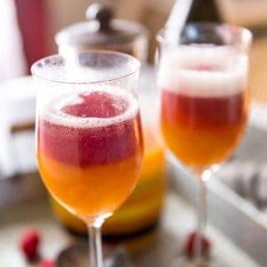 Proseprocco float two glasses
