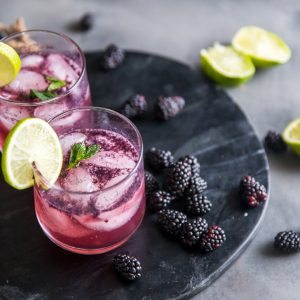 Fizz cocktail with blackberry's