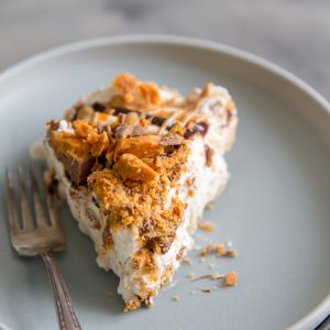 Butterfinger pie