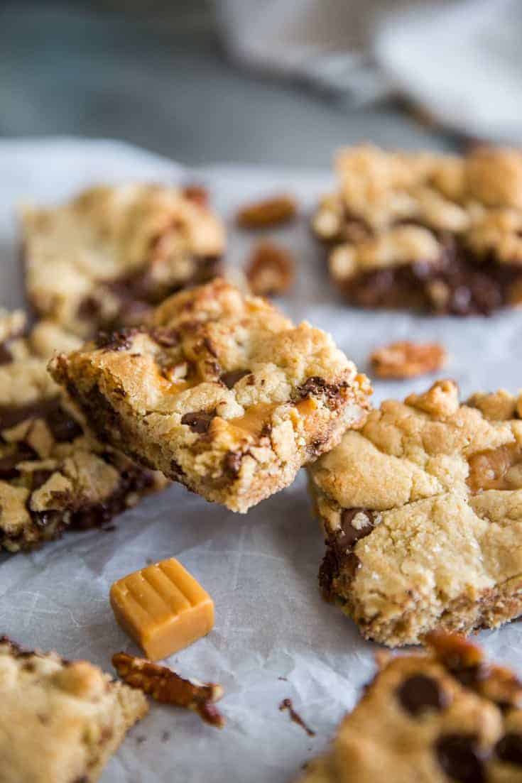 Salted Caramel Chocolate Chip Cookie Bars Lemonsforlulu Com